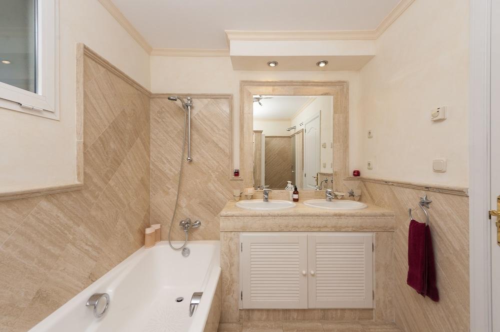 Bahia De Canovas Apartment Marbella